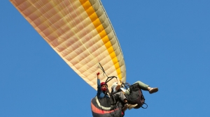 Soaring Beyond the Ordinary: Paragliding Adventures in the Hidden Gems of Florida